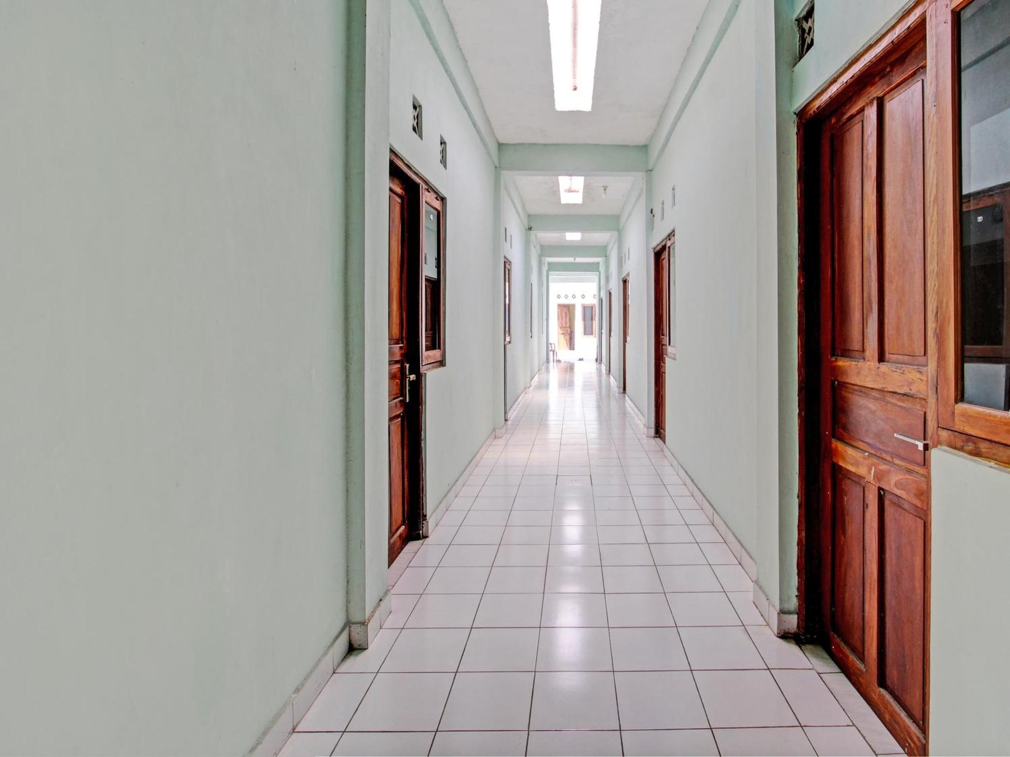 Spot On 93020 Rumah Singgah Ganjuran Bantul Ngoại thất bức ảnh